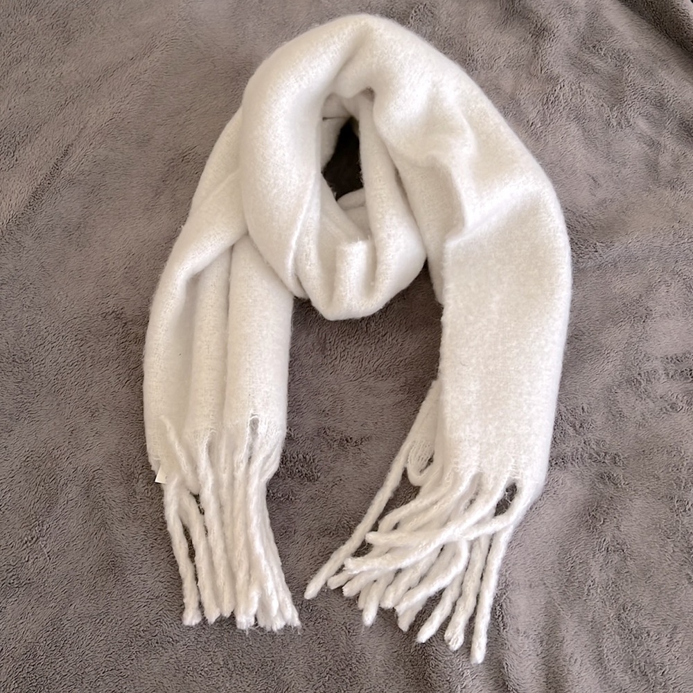 Winter White Scarf Shawl, Off White Long Scarf, HOLLISTER Scarf NWT